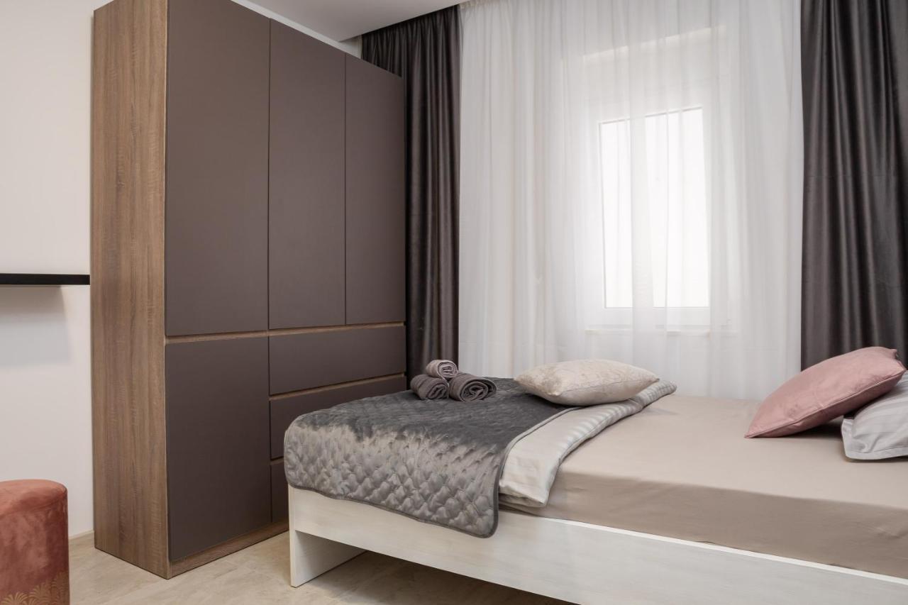 Luxury Apartment Lorena - Private Heated Pool - Jesenice  Luaran gambar