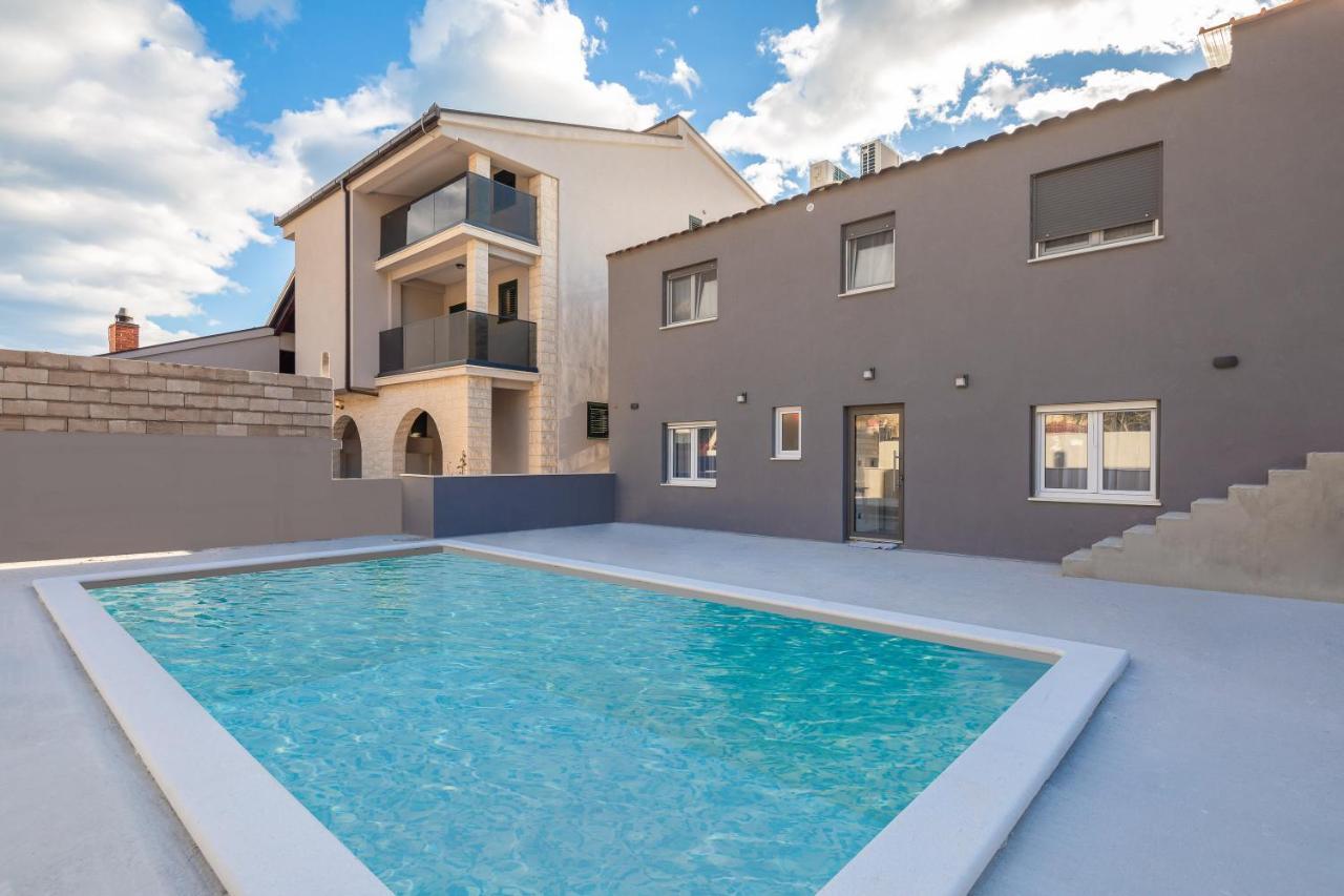 Luxury Apartment Lorena - Private Heated Pool - Jesenice  Luaran gambar