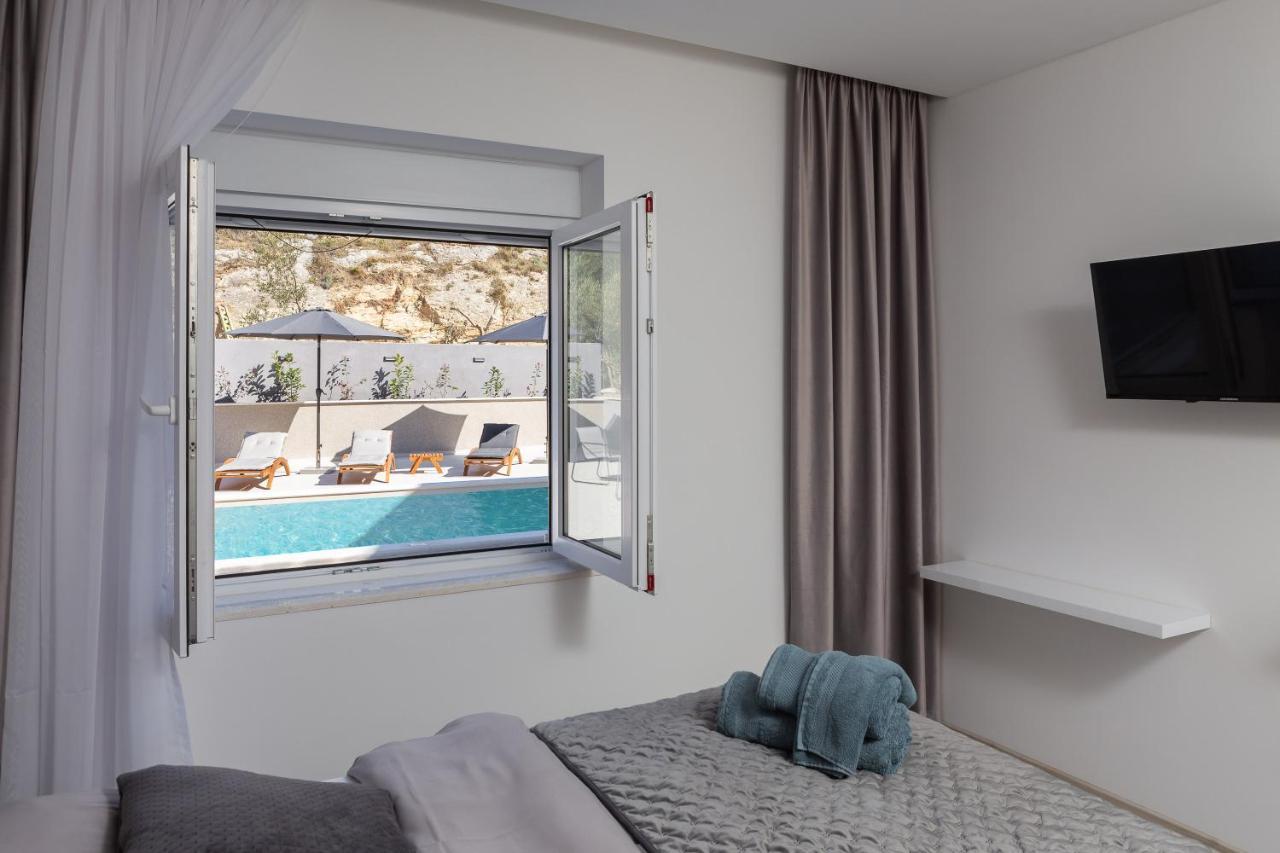 Luxury Apartment Lorena - Private Heated Pool - Jesenice  Luaran gambar