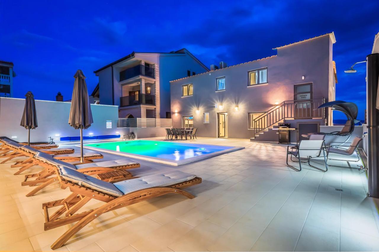 Luxury Apartment Lorena - Private Heated Pool - Jesenice  Luaran gambar