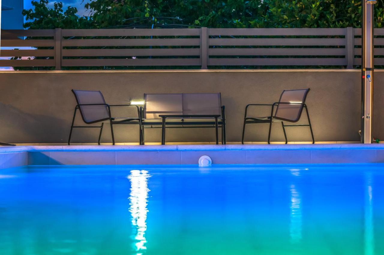 Luxury Apartment Lorena - Private Heated Pool - Jesenice  Luaran gambar