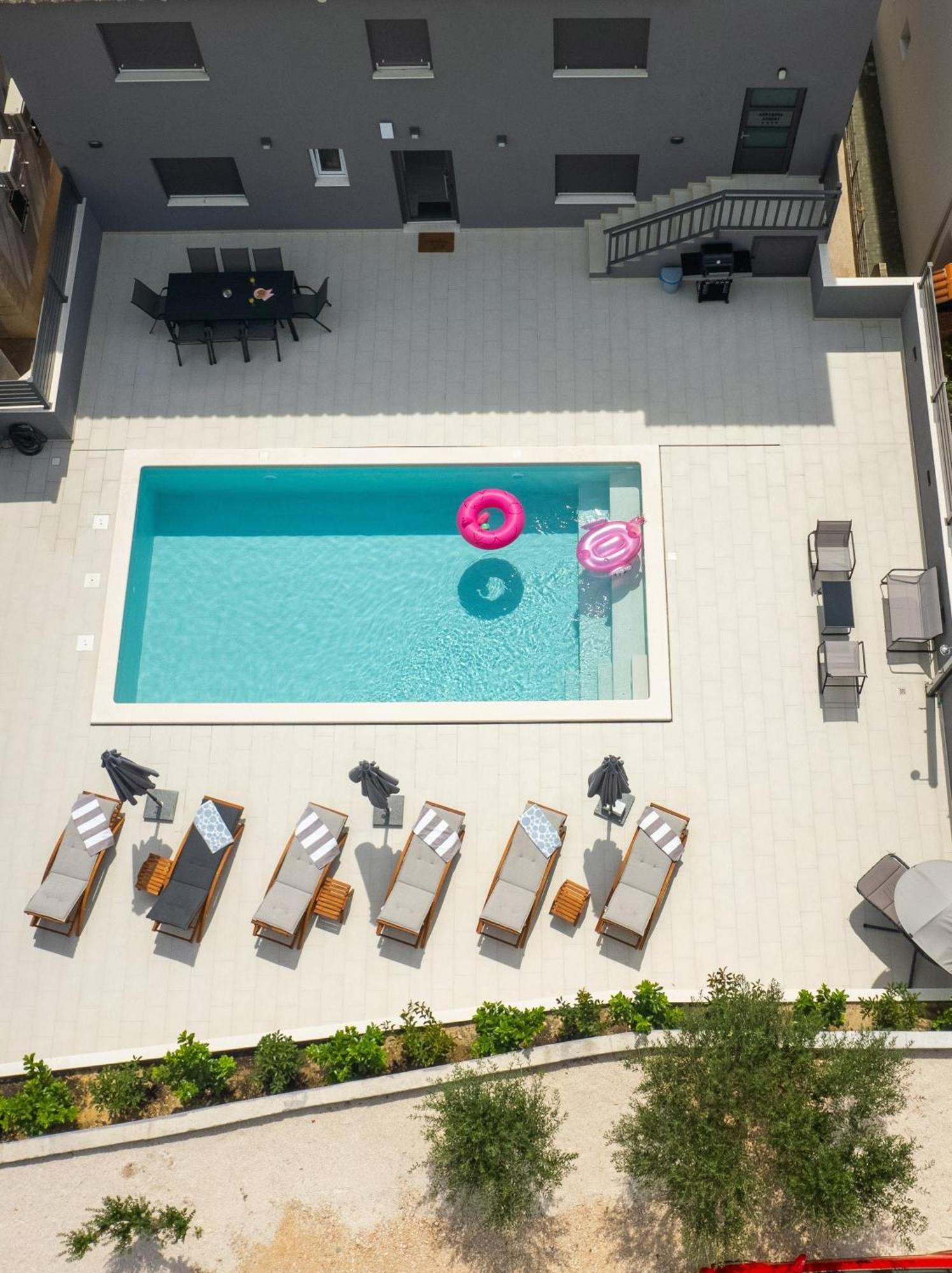 Luxury Apartment Lorena - Private Heated Pool - Jesenice  Luaran gambar