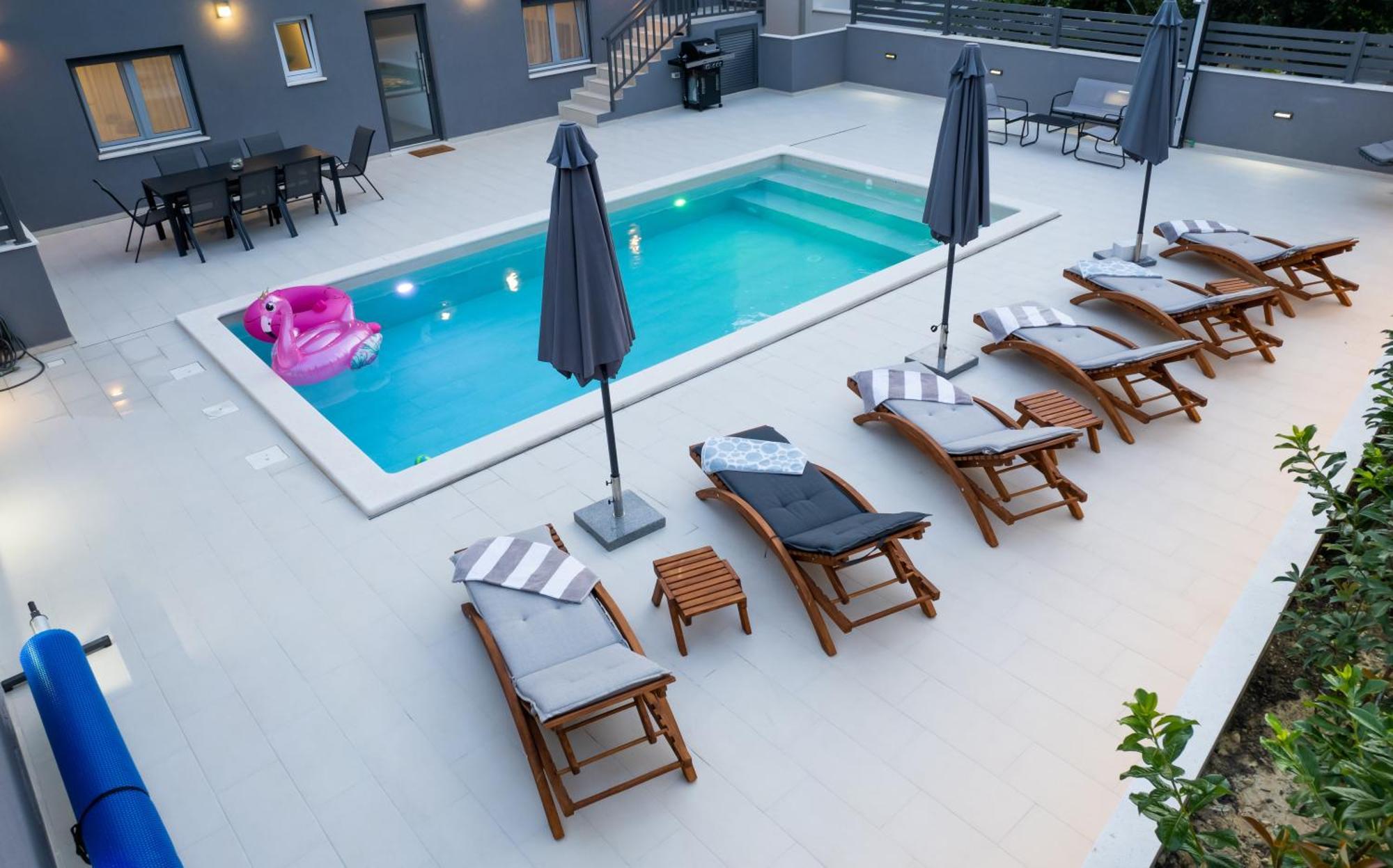 Luxury Apartment Lorena - Private Heated Pool - Jesenice  Luaran gambar